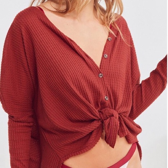 OUT FROM UNDER OVERSIZED THERMAL BUTTON-FRONT TOP - Picture 4 of 12